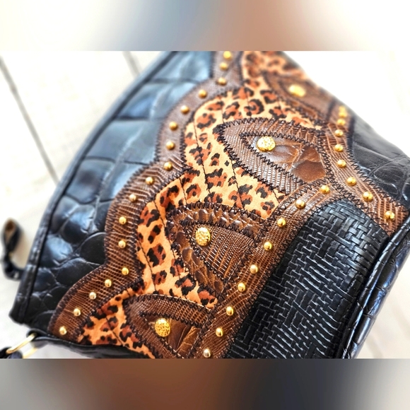 Vintage RARE 1980'S Textured Faux Leather Quilted Patch Leopard Crossbody Purse - Picture 3 of 16